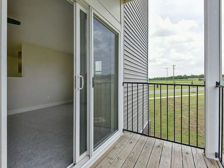 Chase Creek Apartment Homes — Photo 25