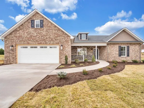 44 Island Green Rd, Daleville, VA 24083