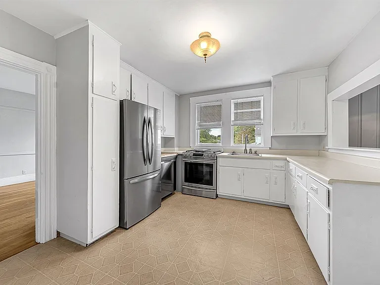 137 Central Ave #1 — Photo 4