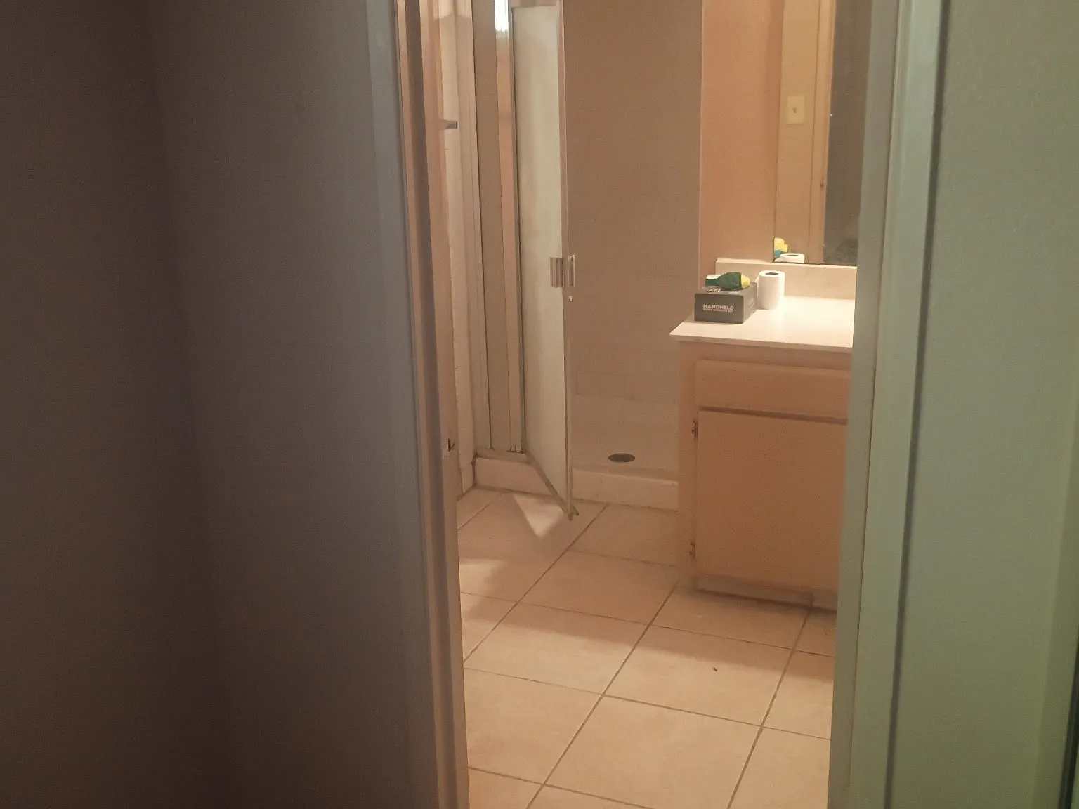 3 bed, 1215 sqft, $2,000 — Photo 4