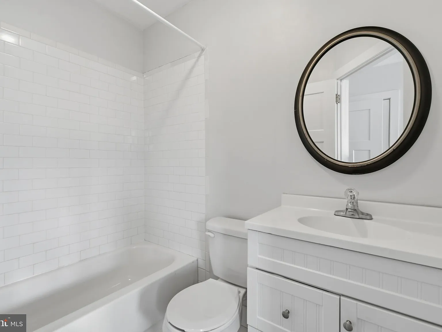 5 bed, 1500 sqft, $2,990 — Photo 3