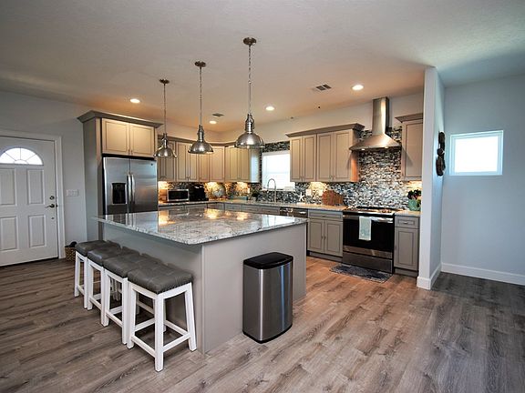 5th image of 150 Kingfisher St