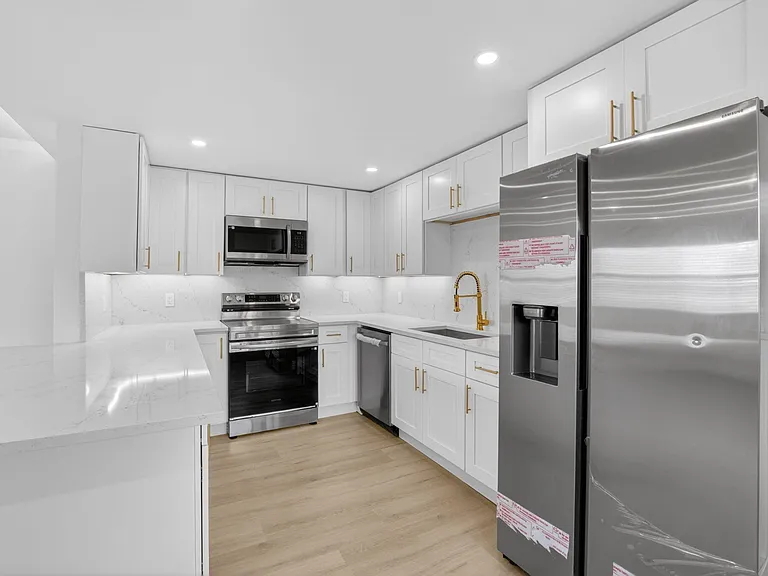 270 Brittany H #F-607 — Photo 9