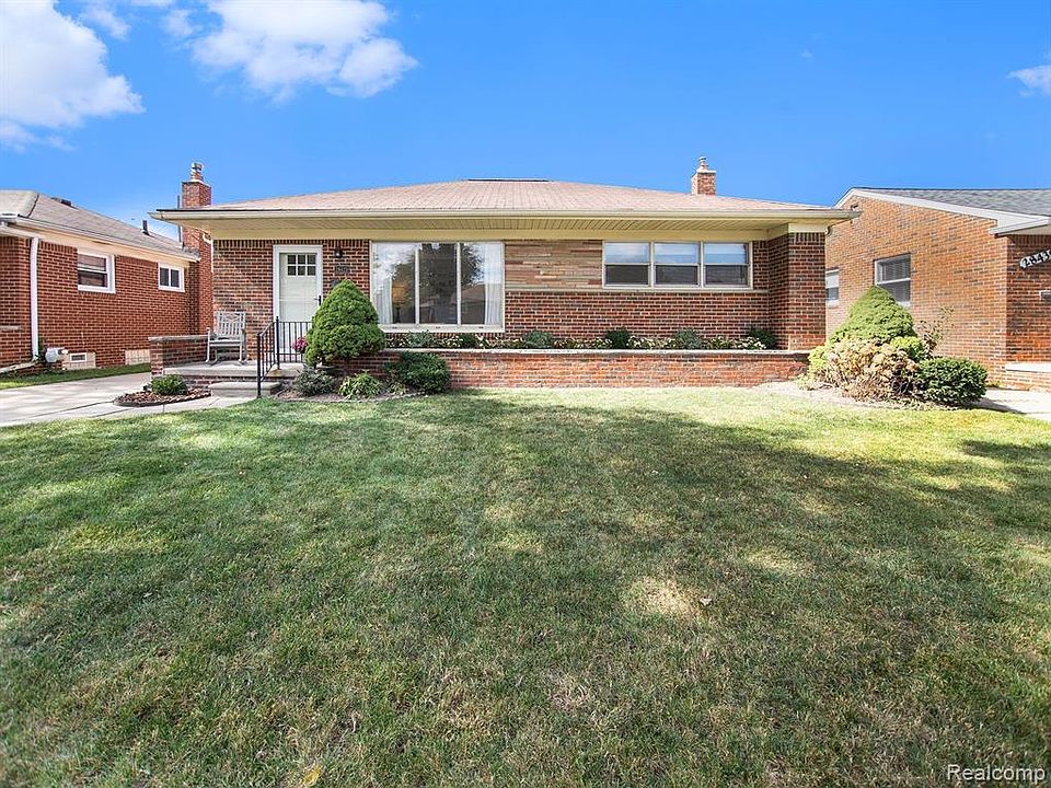 1st image of 28429 Palmer Blvd