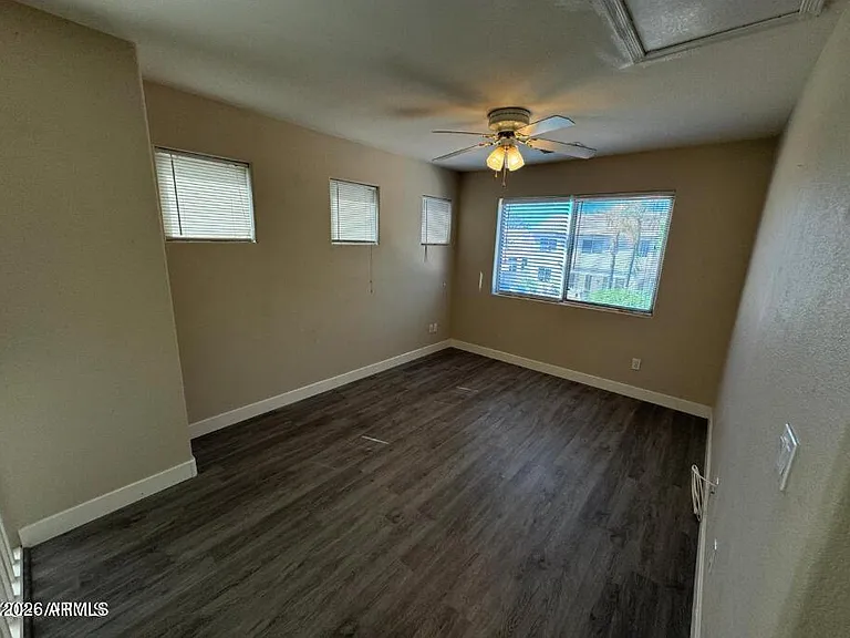 1470 W Armstrong Way — Photo 33