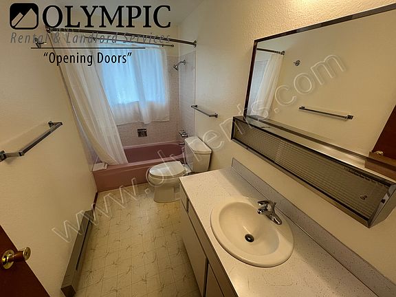 4 - Full Bathroom