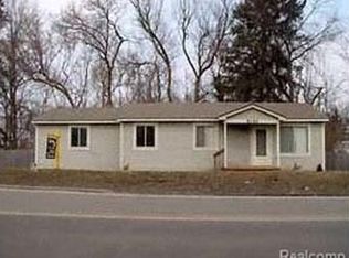 8154 Willow Rd, Commerce Township, MI 48382