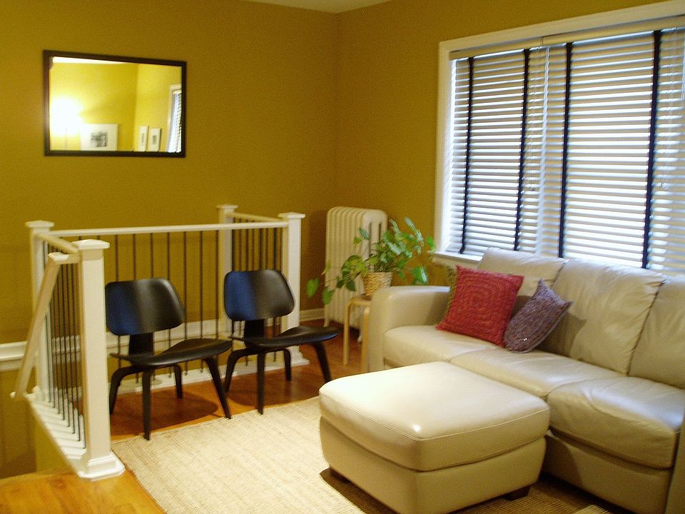 1st image of 1528 N Emerson St APT 6