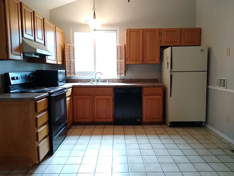 351 S Jefferson Ave — Photo 7