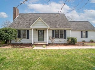 16260 W Glenn Valley Dr, Athens, AL 35611