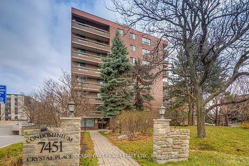 7451 Yonge St #202 Photo 1
