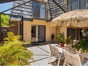 1st image of 360 S Waverly Pl APT 6D