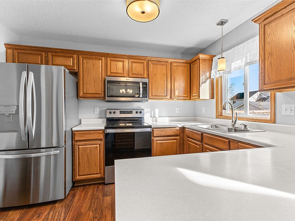 1st image of 1415 Maple Dr