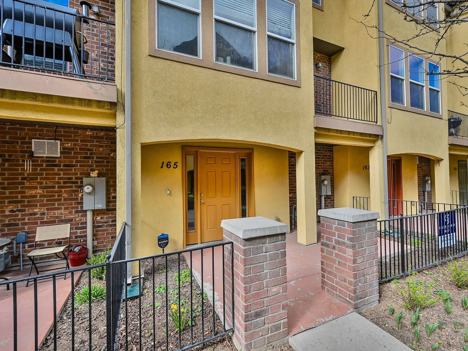 2 bed, 1600 sqft, $2,100 — Photo 2