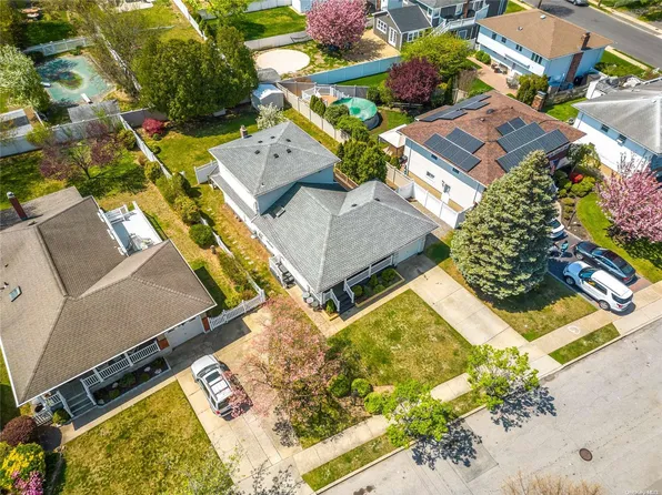 894 Armand Street, North Bellmore, NY 11710