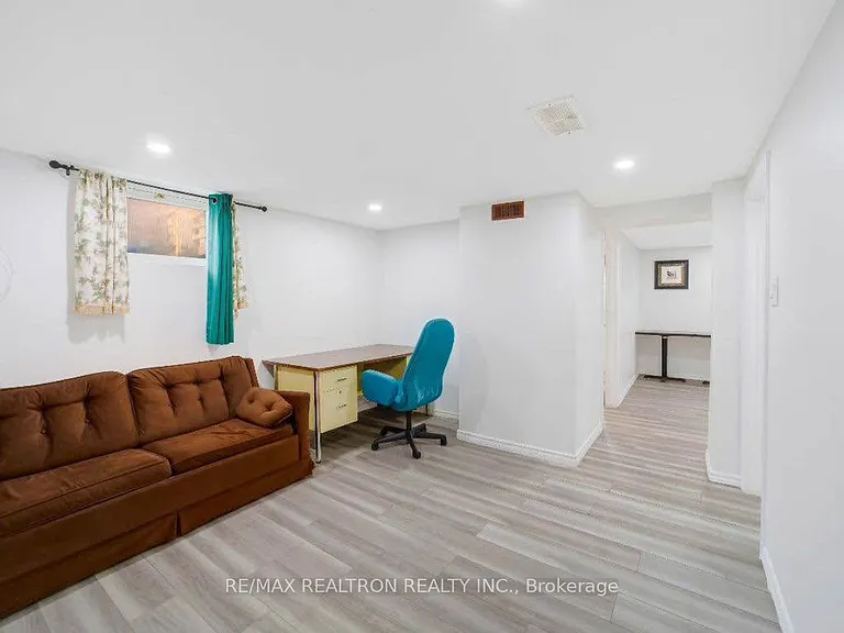 93 Mountland Dr #BASEMENT — Photo 2