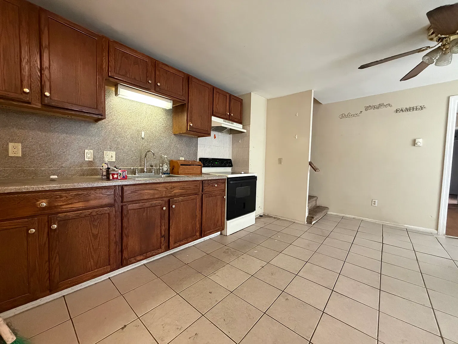 3 bed, 1100 sqft, $1,345 — Photo 4