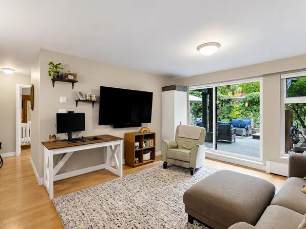 7377 Salisbury Ave #204, Burnaby, BC V5E 4B2