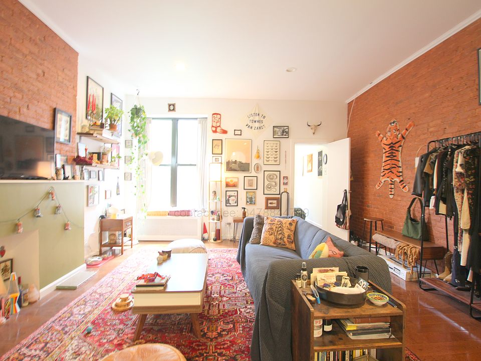 1st image of 144 W 70th St APT 8