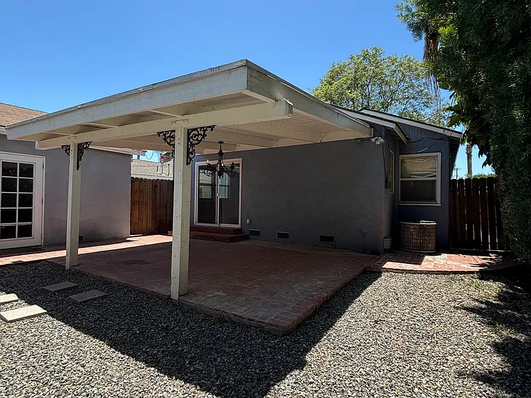 419 N Citrus St — Photo 16