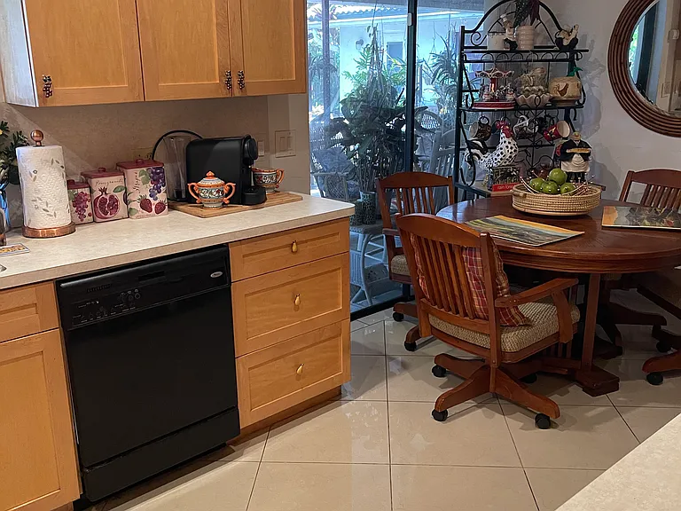 11591 NW 40th Ct — Photo 6