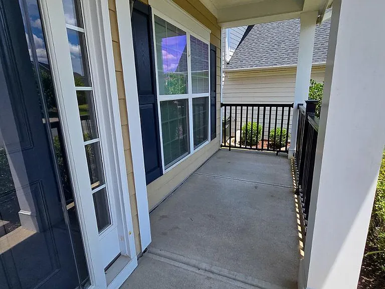 122 Windrush Ln — Photo 2