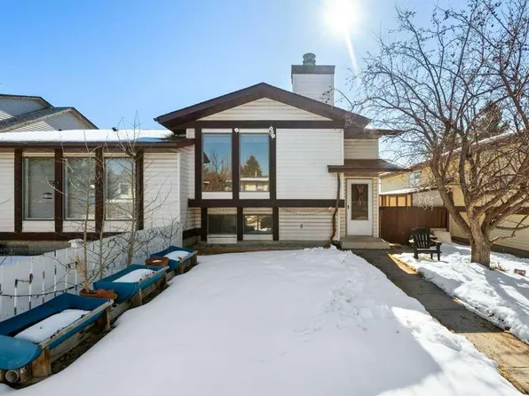 113 W Ranch Glen Pl NW, Calgary, AB T3G 1E9