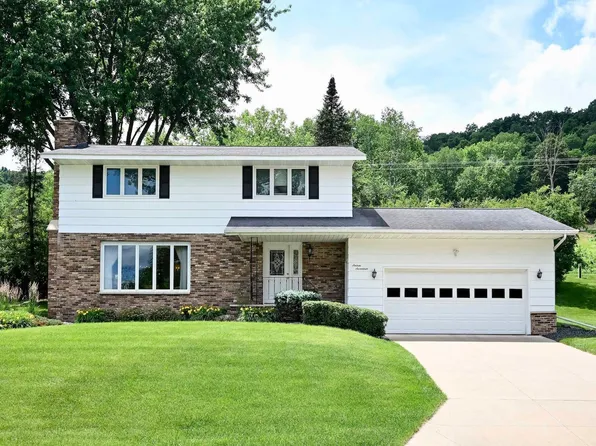 1617 Circle Dr, Winona, MN 55987
