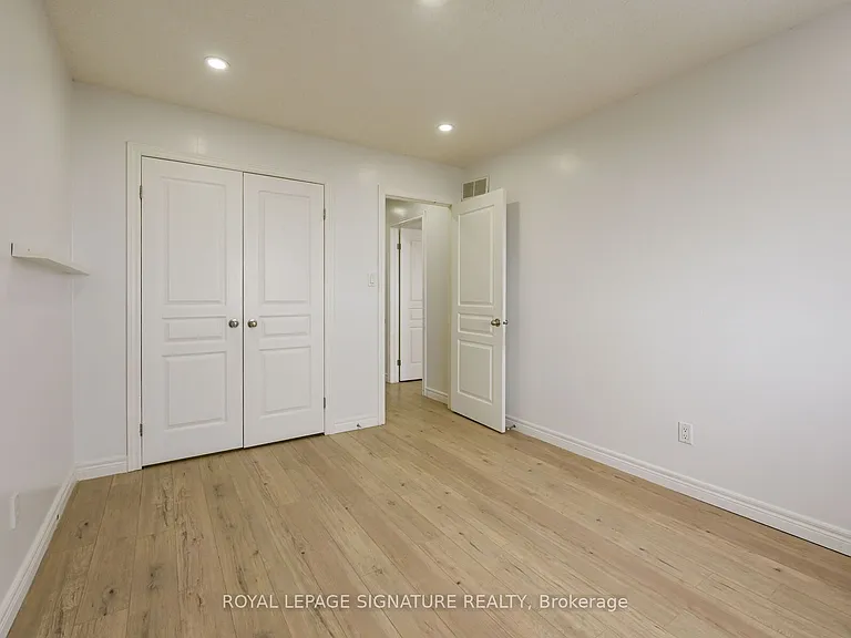 96 Highgate Dr #UPPER LEVEL A — Photo 37