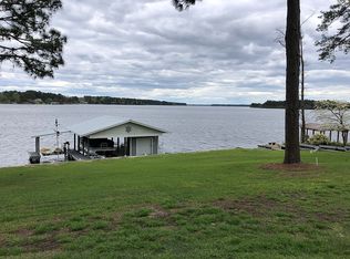 377 Sandy Point Ln, Hartsville, SC 29550