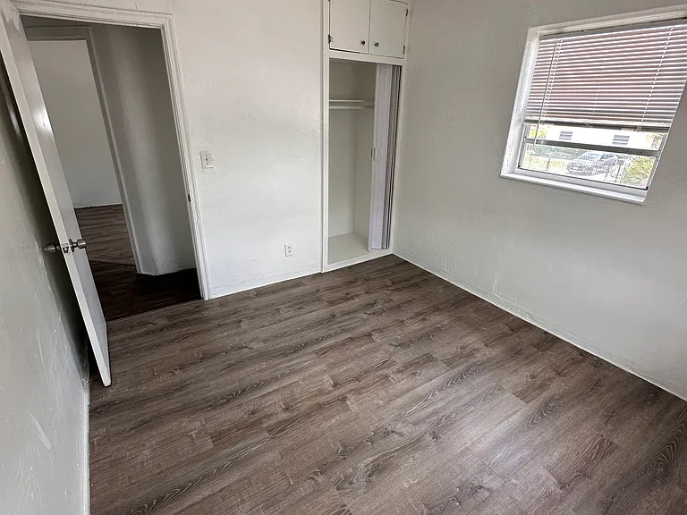 725 NW 100th St #2 — Photo 8