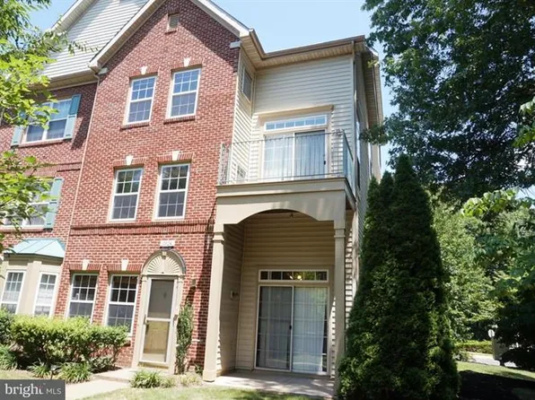 11824 Breton Ct, Reston, VA 20191