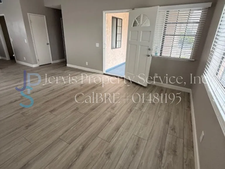 Entrance/Living Room