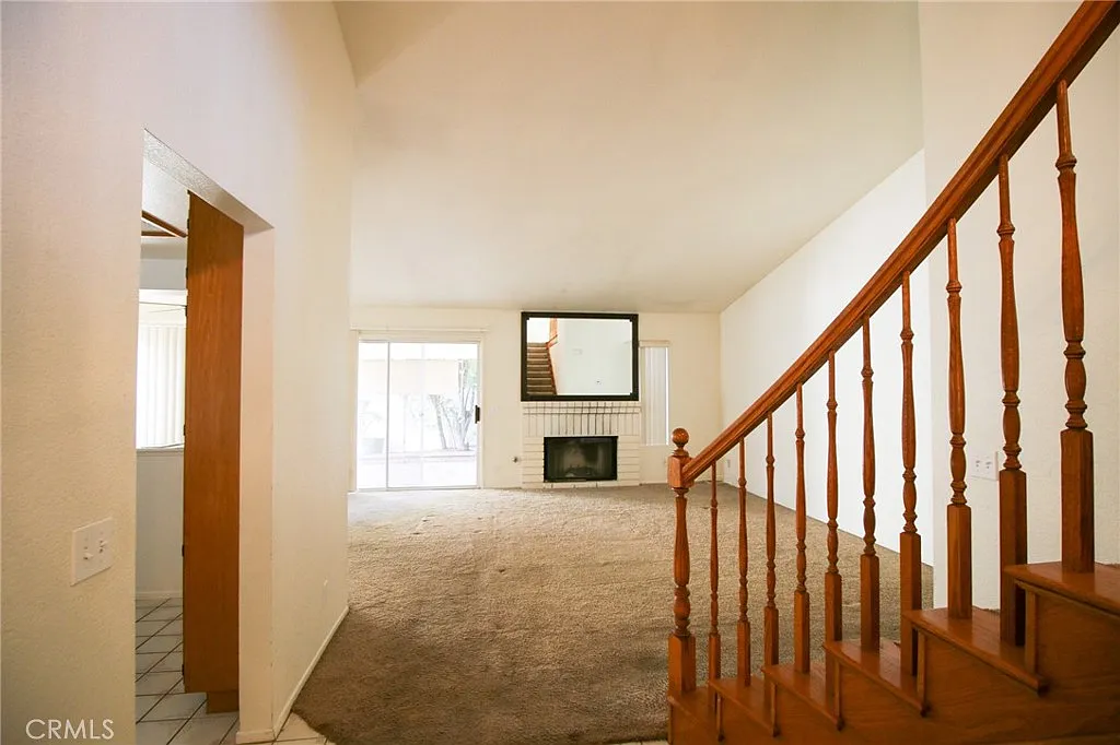 2 bed, 1298 sqft, $2,650 — Photo 2