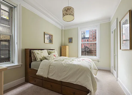 Sold by Warburg | media 17