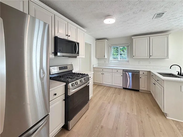2845 Factor Walk Blvd — Photo 11