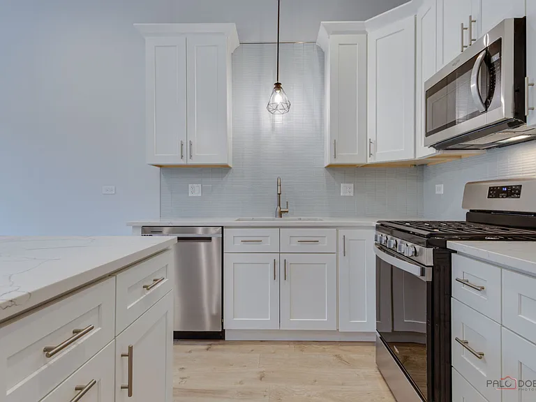 1746 N California Ave #2 — Photo 5