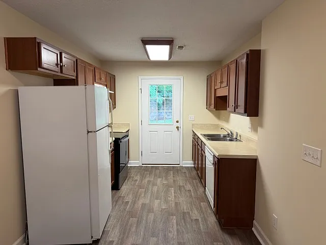 Building Photo - 116 Country River Dr #116