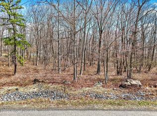 55 Pebble Beach Dr, Hazleton, PA