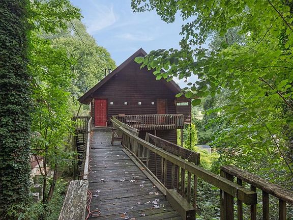 2nd image of 469 Overbrook Dr NW #1