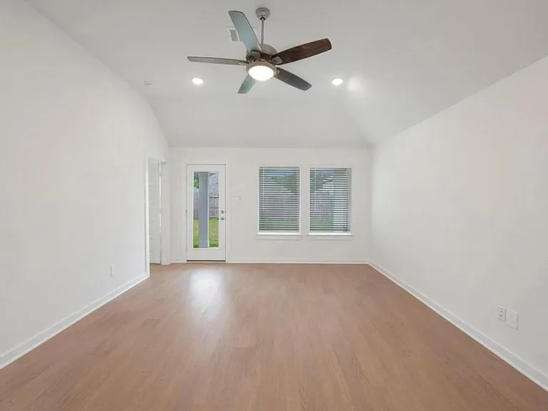 10231 Burton Path — Photo 7