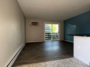 921 4th St S APT 5, La Crosse, WI 54601