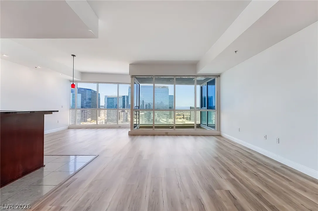 2 bed, 2.5 bath, 1746 sqft, $4,500 — Photo 2