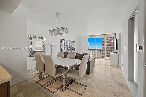 485 Brickell Ave Photo 1