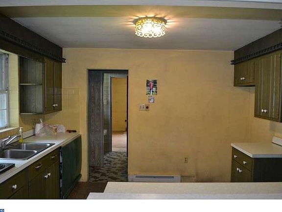 5th image of 510 Broad St