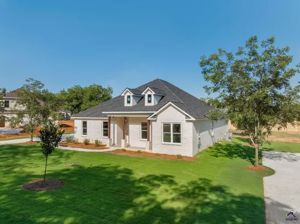 6 Pleasant Oaks Dr, Perry, GA 31069