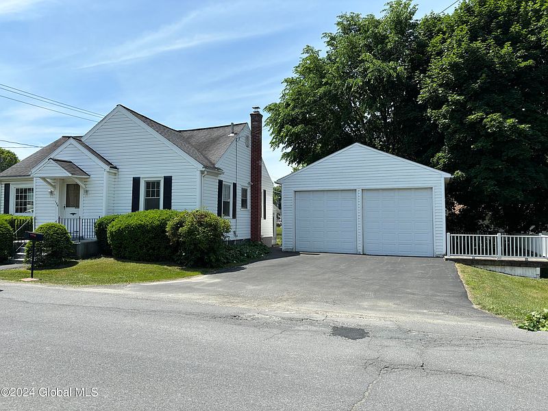 2nd image of 156 Marion Avenue