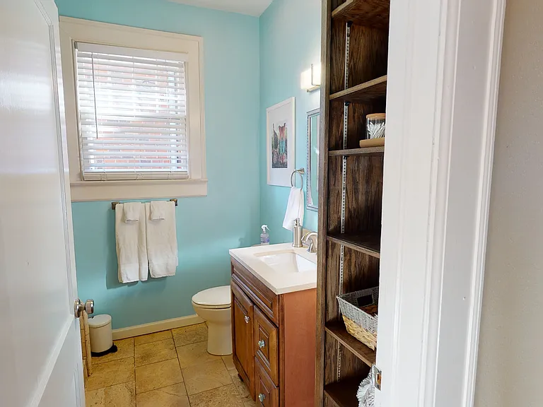 1827 Capitol Ave — Photo 23