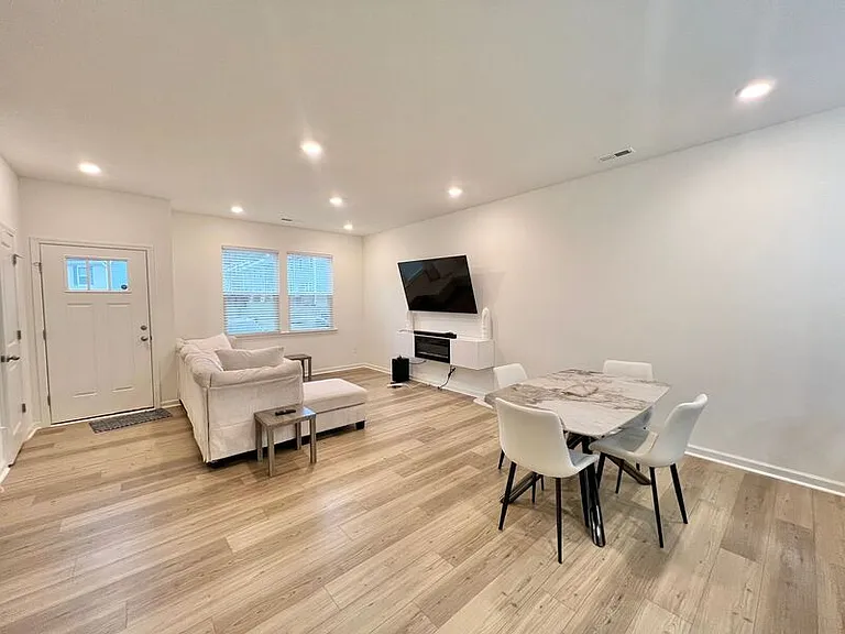 3096 Spline Cir — Photo 4