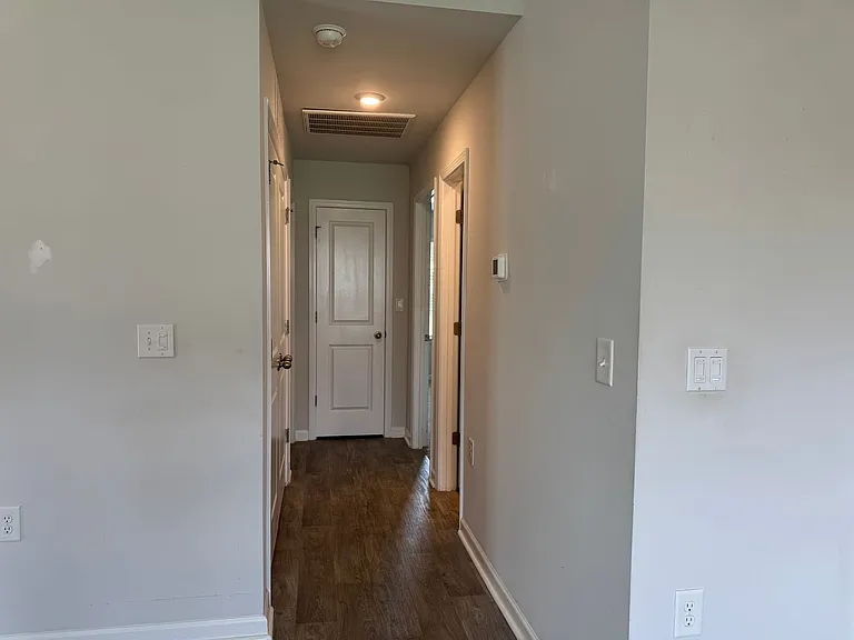 102 Jessica Ct — Photo 7